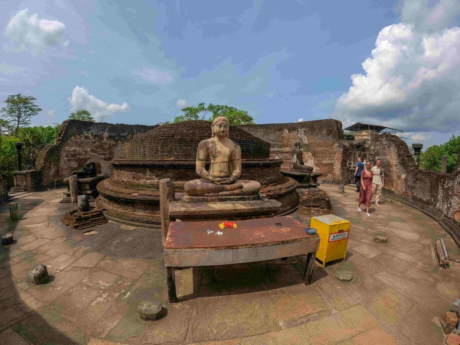 Discover the Treasures of Sri Lanka: A Journey into the World of Gems